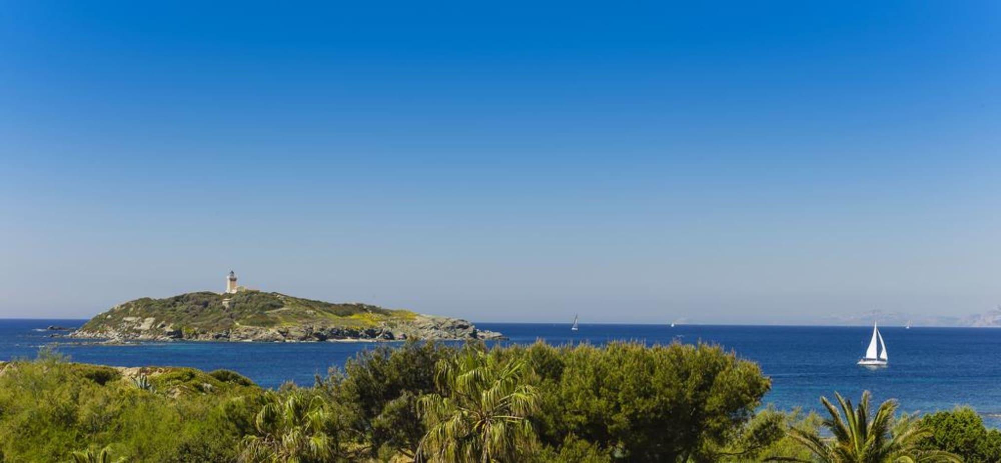 Hotel Helios & Spa - Ile Des Embiez Сис-Фур-Ле-Пляж Экстерьер фото