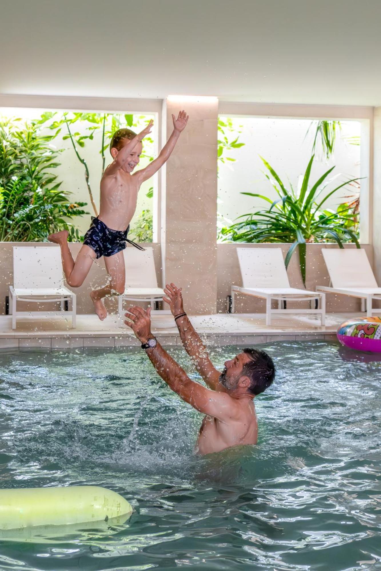 Hotel Helios & Spa - Ile Des Embiez Сис-Фур-Ле-Пляж Экстерьер фото